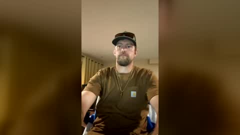 Snapshot of mrcumfixit chatting on August 6, 2026, 6:59 am mrcumfixit online show from August 6, 2026, 6:59 am