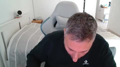 mrdr000 online show from April 24, 2026, 10:39 am