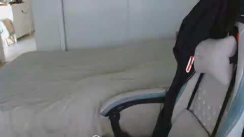 mrdr000 online show from August 2, 2026, 1:53 pm