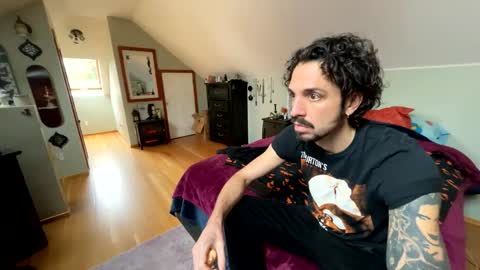 mrfanceypants online show from November 18, 2025, 7:51 pm