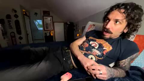 Snapshot of mrfanceypants chatting on May 6, 2026, 3:35 am mrfanceypants online show from May 6, 2026, 3:35 am