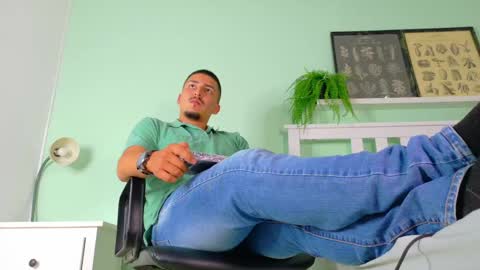 Mr Fox online show from November 20, 2025, 11:37 pm