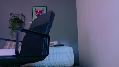 Mr Fox online show from May 7, 2026, 7:52 pm