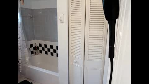 FRESH MEAT   TELL ME WHAT YOU WANNA SEE online show from November 5, 2025, 7:58 pm