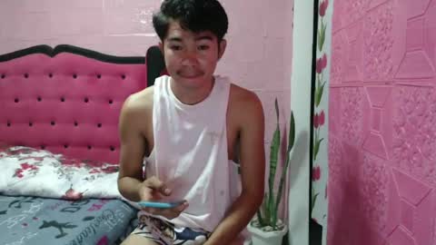 Snapshot of mrheartthief chatting on June 28, 2026, 2:34 pm mrheartthief online show from June 28, 2026, 2:34 pm