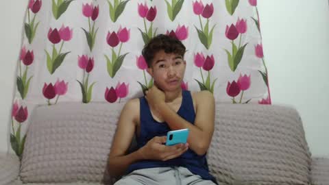 Snapshot of mrheartthief chatting on July 9, 2026, 2:21 pm mrheartthief online show from July 9, 2026, 2:21 pm
