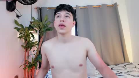 Snapshot of mrhot_night chatting on June 25, 2026, 10:58 pm Bastian online show from June 25, 2026, 10:58 pm