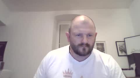 Snapshot of mrhotsex69 chatting on April 8, 2026, 12:32 am mrhotsex69 online show from April 8, 2026, 12:32 am