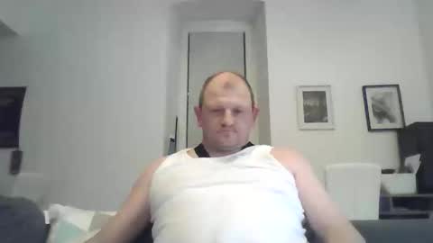 Snapshot of mrhotsex69 chatting on April 21, 2026, 1:42 am mrhotsex69 online show from April 21, 2026, 1:42 am