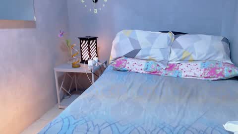 mrladybunnycock online show from December 18, 2024, 3:15 am