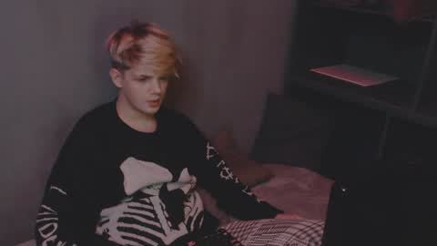 mr leo online show from December 5, 2024, 10:12 pm