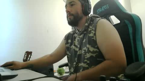 Snapshot of mrlilnice chatting on February 7, 2026, 10:30 am mrlilnice online show from February 7, 2026, 10:30 am