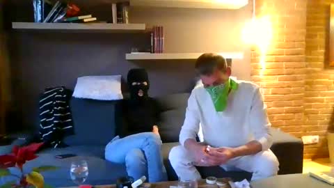 Mr Long online show from December 24, 2024, 4:51 pm