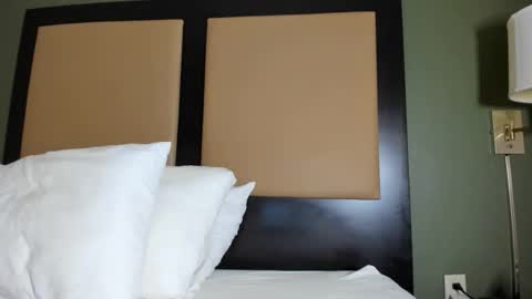 mromg007 online show from November 2, 2025, 2:58 am