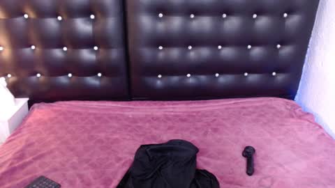 mrs_buttocks online show from February 1, 2025, 7:23 pm