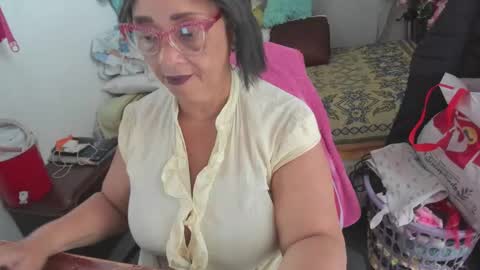 Snapshot of mrs_mommy chatting on March 16, 2026, 6:45 pm mrs_mommy online show from March 16, 2026, 6:45 pm