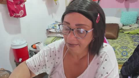 Snapshot of mrs_mommy chatting on March 18, 2026, 6:55 pm mrs_mommy online show from March 18, 2026, 6:55 pm