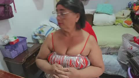 Snapshot of mrs_mommy chatting on March 26, 2026, 6:35 pm mrs_mommy online show from March 26, 2026, 6:35 pm