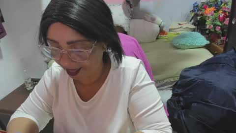 Snapshot of mrs_mommy chatting on April 7, 2026, 12:11 am mrs_mommy online show from April 7, 2026, 12:11 am