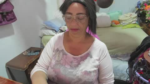Snapshot of mrs_mommy chatting on April 9, 2026, 10:04 pm mrs_mommy online show from April 9, 2026, 10:04 pm