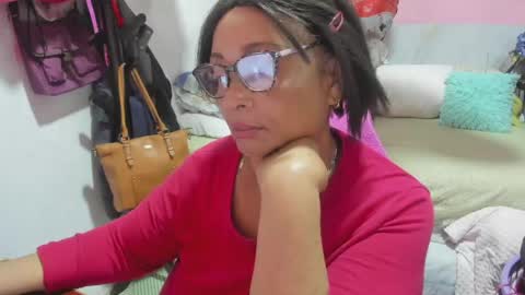 mrs_mommy online show from April 28, 2026, 2:27 am