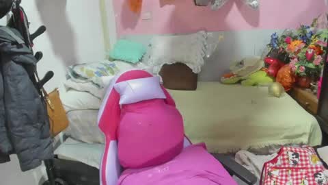 mrs_mommy online show from May 8, 2026, 11:32 pm