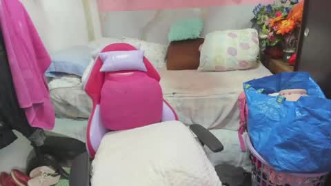 mrs_mommy online show from May 25, 2026, 6:58 pm