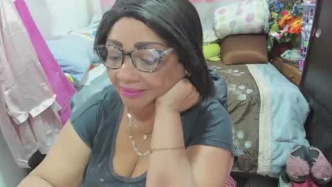 mrs_mommy online show from June 13, 2026, 6:39 pm
