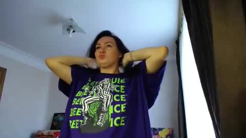 mrs_smith__ online show from March 29, 2026, 9:53 am