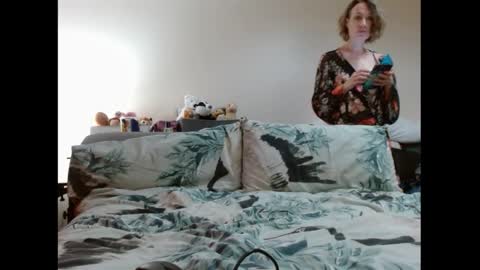 Snapshot of mrs_velvet_vixen_and_mr_stud chatting on October 23, 2025, 7:29 am Mrs Velvet Vixen online show from October 23, 2025, 7:29 am