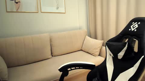 Adam online show from September 25, 2025, 1:53 am