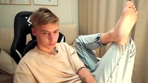 Adam online show from September 27, 2025, 9:09 pm