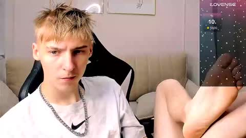 Adam online show from October 17, 2025, 10:56 pm