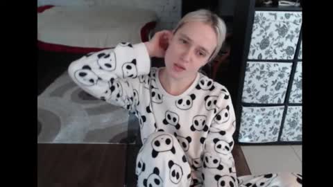 Snapshot of mrsluck chatting on September 30, 2025, 8:52 am Sasha online show from September 30, 2025, 8:52 am