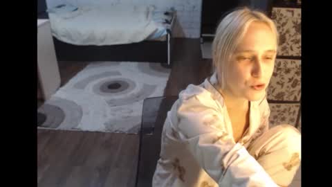 Snapshot of mrsluck chatting on October 22, 2025, 7:02 pm Sasha online show from October 22, 2025, 7:02 pm