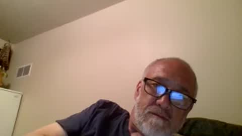 mrtease5 online show from April 29, 2026, 4:38 am