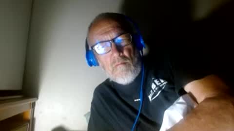 mrtease5 online show from May 10, 2026, 10:42 am