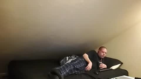 mrxhere online show from December 5, 2025, 7:32 pm