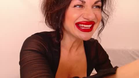 Hi Im Anna PVT open 6 tk  extratokens  online show from May 16, 2026, 7:27 am