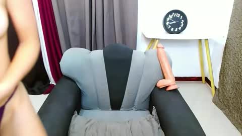 Snapshot of ms_allisonx chatting on October 15, 2025, 8:03 am Allison online show from October 15, 2025, 8:03 am