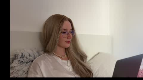 ms_christiana online show from July 29, 2026, 3:21 pm