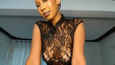 ms_crystal online show from November 7, 2025, 8:14 am