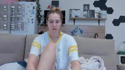 Snapshot of ms_foryou chatting on April 20, 2026, 2:03 am Ms ForYOU online show from April 20, 2026, 2:03 am