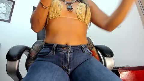 Snapshot of ms_lunarose chatting on November 7, 2025, 2:00 am ms_lunarose online show from November 7, 2025, 2:00 am