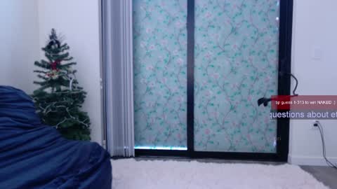 R o r i  SnapChat heyroriv2 wednesday - sunday Noon oclock mountain - 5pm mountain online show from December 20, 2024, 7:28 pm