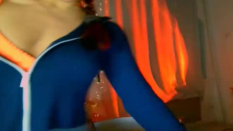 ms_sophiee online show from January 6, 2025, 3:40 pm
