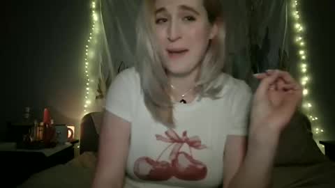Snapshot of msclairewhatever chatting on April 8, 2026, 6:35 am msclairewhatever online show from April 8, 2026, 6:35 am