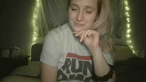 Snapshot of msclairewhatever chatting on April 20, 2026, 6:05 am msclairewhatever online show from April 20, 2026, 6:05 am