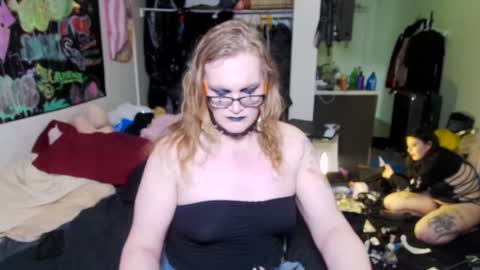 Snapshot of mscuntyluxxe chatting on September 25, 2025, 11:36 am Cunty Luxxe online show from September 25, 2025, 11:36 am