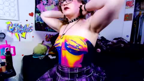 Cunty Luxxe online show from May 5, 2026, 6:54 am